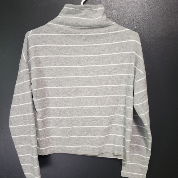 Striped mock neck pullover - Picture 2 of 4
